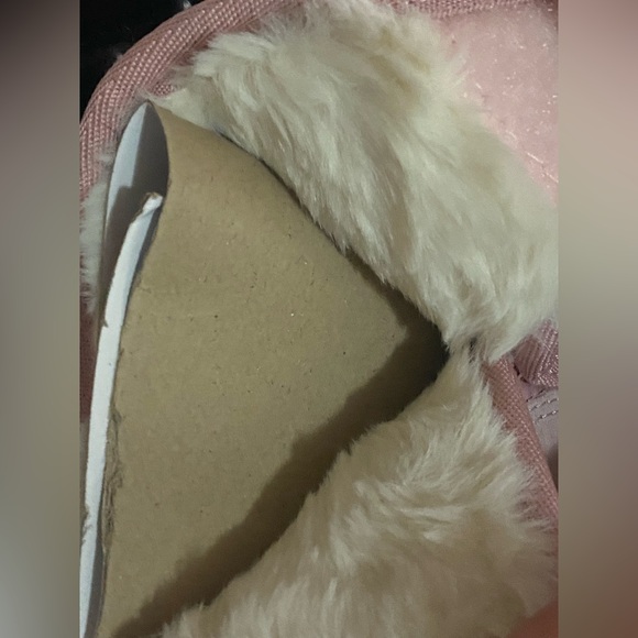 NIB Dream Pairs Girl Pink Snow Boots size 10 - Picture 4 of 4